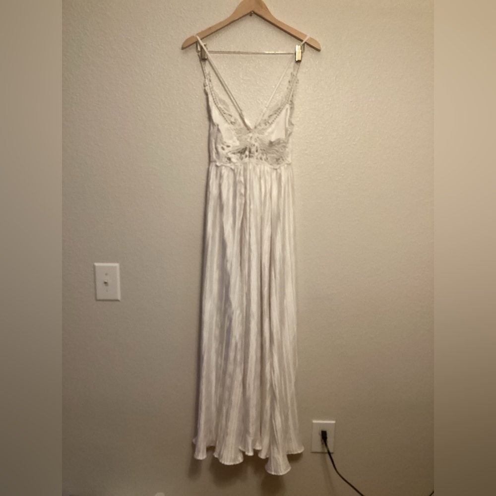 Lulus White Plisse Maxi Dress - Size Small - Picture 5 of 11